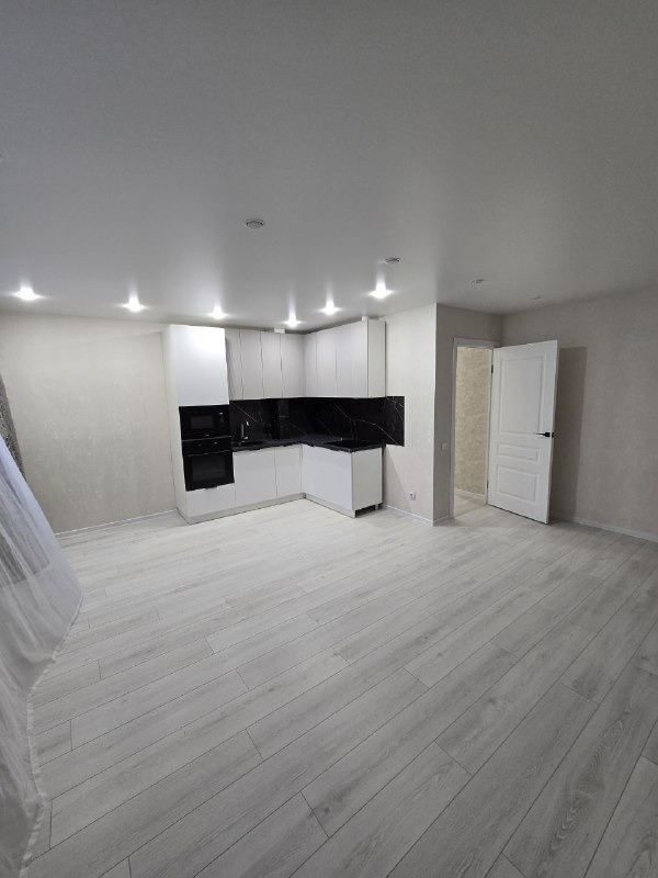 РАССМАТРИВАЕТСЯ ОБМЕН!
Уважаемые покупатели вашему вниманию предлагается отличный вариант в центре города
Почему стоит обратить внимание на данный вариант
- кирпичный дом
- удобный 2 этаж
- 2 лифта
- дом с электроплитами
- центральная горячая вода
- просторная прихожая, можно на велосипеде кататься
